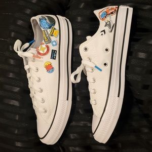 Converse Chuck Taylor All Star Logo Low Top Sneaker- Junior Sz 5 NWOB